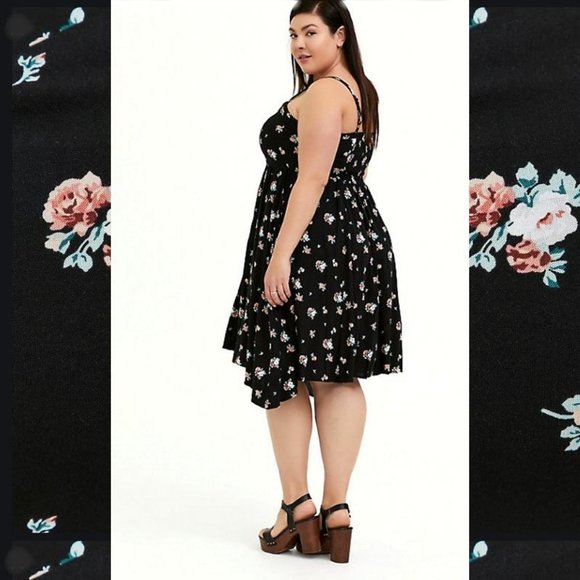 NWT Torrid Black Floral Challis Sharkbite Dress 2X - Picture 2 of 13